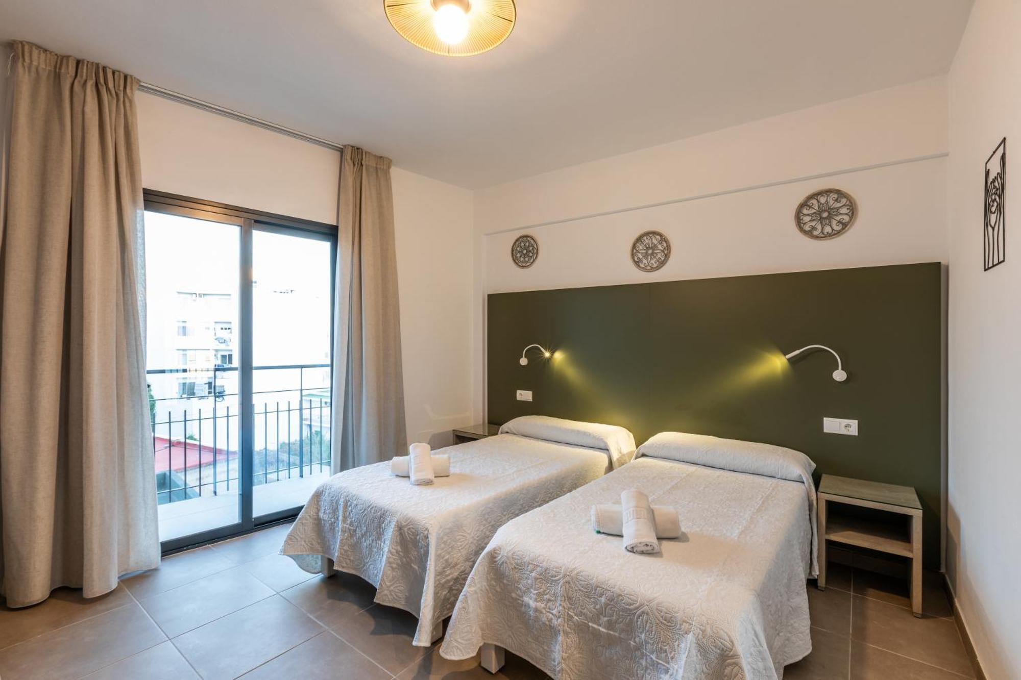 Hostal Alicante San Antonio Abad Exterior foto